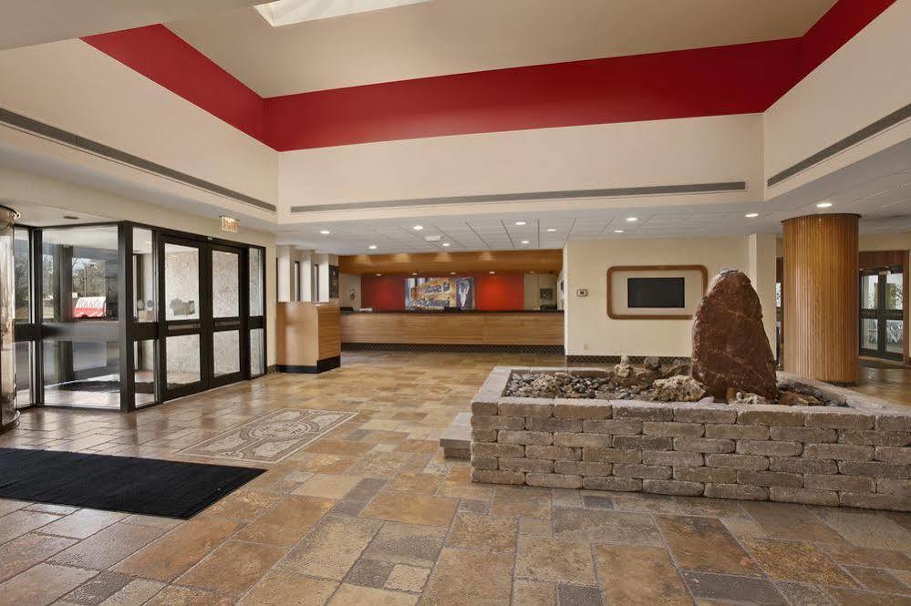 Howard Johnson Plaza Kansas City Hotel & Conference Center Eksteriør billede