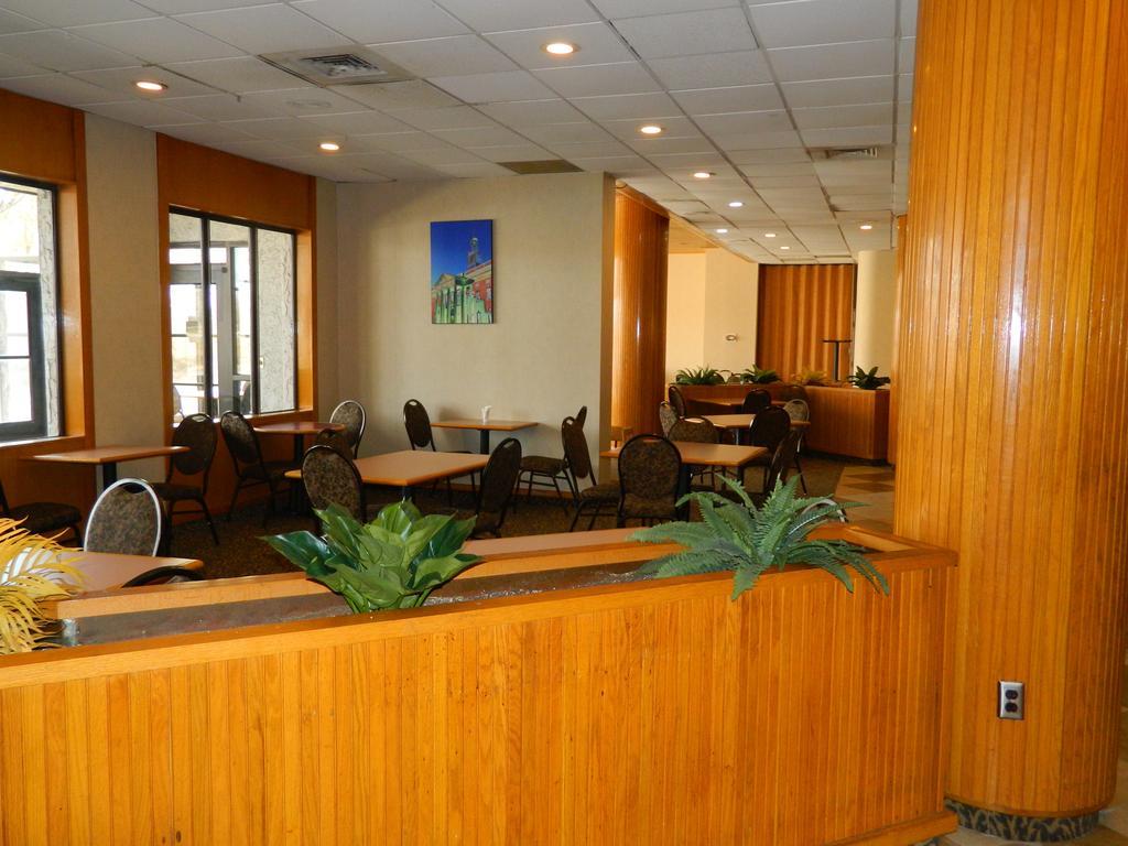 Howard Johnson Plaza Kansas City Hotel & Conference Center Eksteriør billede